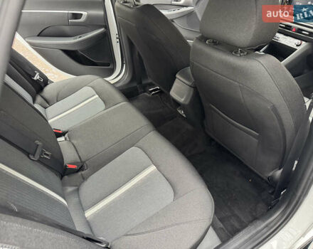 Білий Хендай Соната, об'ємом двигуна 2.5 л та пробігом 95 тис. км за 17500 $, фото 17 на Automoto.ua