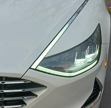 Білий Хендай Соната, об'ємом двигуна 2 л та пробігом 43 тис. км за 23550 $, фото 21 на Automoto.ua