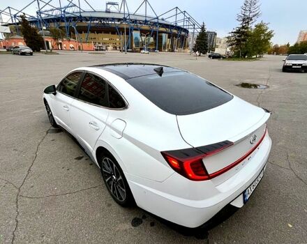 Белый Хендай Соната, объемом двигателя 1.6 л и пробегом 55 тыс. км за 21400 $, фото 4 на Automoto.ua