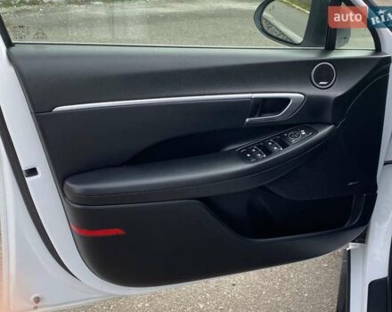 Белый Хендай Соната, объемом двигателя 2 л и пробегом 95 тыс. км за 20900 $, фото 22 на Automoto.ua