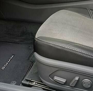 Білий Хендай Соната, об'ємом двигуна 2 л та пробігом 43 тис. км за 23550 $, фото 13 на Automoto.ua