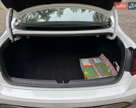 Білий Хендай Соната, об'ємом двигуна 2.5 л та пробігом 95 тис. км за 17500 $, фото 12 на Automoto.ua