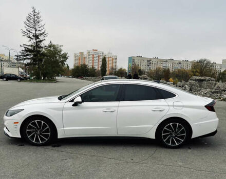 Білий Хендай Соната, об'ємом двигуна 1.6 л та пробігом 55 тис. км за 21400 $, фото 4 на Automoto.ua