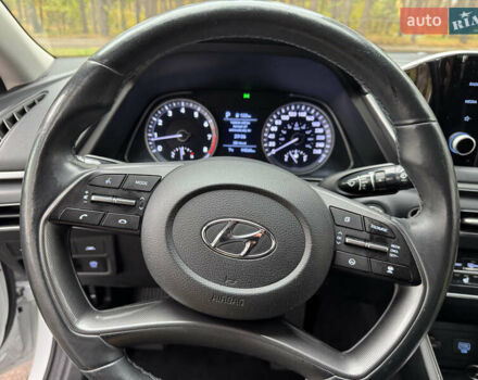 Білий Хендай Соната, об'ємом двигуна 2.5 л та пробігом 95 тис. км за 17500 $, фото 23 на Automoto.ua