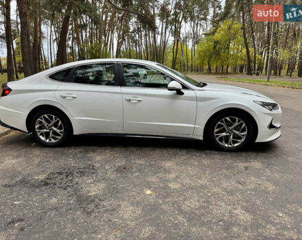 Білий Хендай Соната, об'ємом двигуна 2.5 л та пробігом 95 тис. км за 17500 $, фото 4 на Automoto.ua