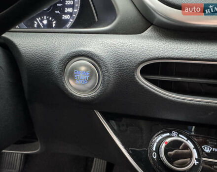 Білий Хендай Соната, об'ємом двигуна 2.5 л та пробігом 95 тис. км за 17500 $, фото 25 на Automoto.ua