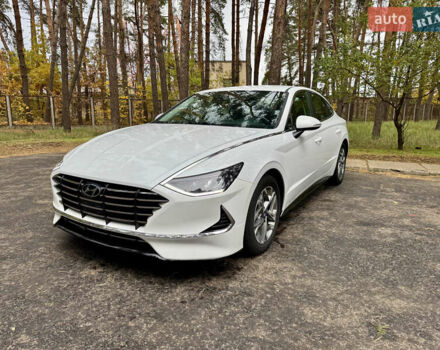 Білий Хендай Соната, об'ємом двигуна 2.5 л та пробігом 95 тис. км за 17500 $, фото 9 на Automoto.ua