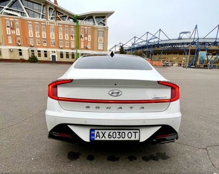 Белый Хендай Соната, объемом двигателя 1.6 л и пробегом 55 тыс. км за 21400 $, фото 3 на Automoto.ua