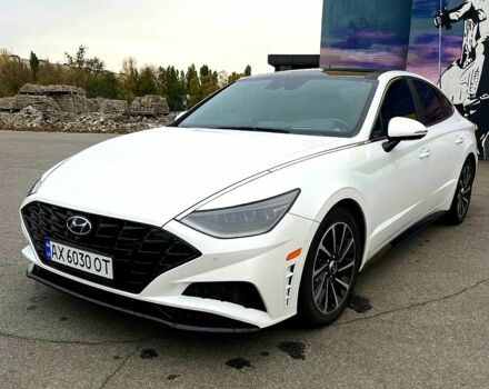 Белый Хендай Соната, объемом двигателя 1.6 л и пробегом 55 тыс. км за 21400 $, фото 1 на Automoto.ua