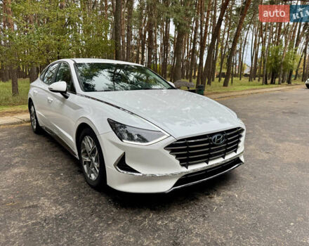 Білий Хендай Соната, об'ємом двигуна 2.5 л та пробігом 95 тис. км за 17500 $, фото 11 на Automoto.ua