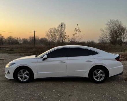 Белый Хендай Соната, объемом двигателя 2 л и пробегом 115 тыс. км за 20000 $, фото 2 на Automoto.ua