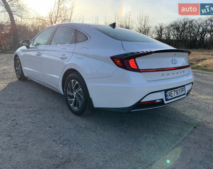 Белый Хендай Соната, объемом двигателя 2 л и пробегом 20 тыс. км за 27800 $, фото 14 на Automoto.ua