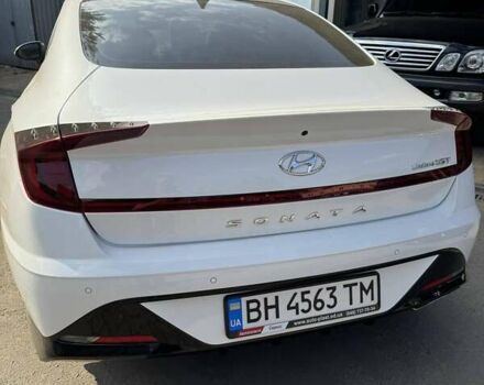 Белый Хендай Соната, объемом двигателя 1.6 л и пробегом 31 тыс. км за 25985 $, фото 3 на Automoto.ua