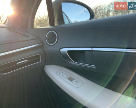 Белый Хендай Соната, объемом двигателя 2 л и пробегом 20 тыс. км за 27800 $, фото 36 на Automoto.ua