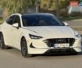 Белый Хендай Соната, объемом двигателя 2 л и пробегом 26 тыс. км за 25000 $, фото 1 на Automoto.ua