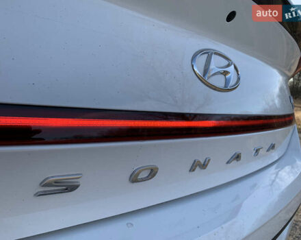 Белый Хендай Соната, объемом двигателя 2 л и пробегом 20 тыс. км за 27800 $, фото 23 на Automoto.ua