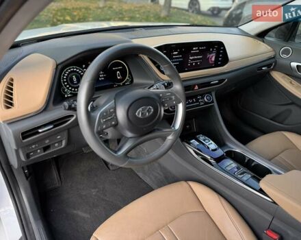 Белый Хендай Соната, объемом двигателя 2 л и пробегом 26 тыс. км за 25000 $, фото 16 на Automoto.ua