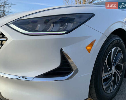 Белый Хендай Соната, объемом двигателя 2 л и пробегом 20 тыс. км за 27800 $, фото 19 на Automoto.ua