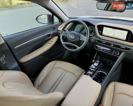 Белый Хендай Соната, объемом двигателя 2 л и пробегом 26 тыс. км за 25000 $, фото 23 на Automoto.ua