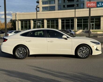 Белый Хендай Соната, объемом двигателя 2 л и пробегом 26 тыс. км за 25000 $, фото 7 на Automoto.ua