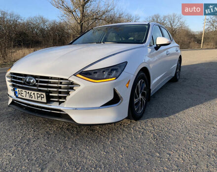 Белый Хендай Соната, объемом двигателя 2 л и пробегом 20 тыс. км за 27800 $, фото 10 на Automoto.ua