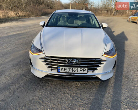 Белый Хендай Соната, объемом двигателя 2 л и пробегом 20 тыс. км за 27800 $, фото 12 на Automoto.ua