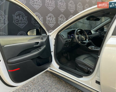 Белый Хендай Соната, объемом двигателя 2 л и пробегом 121 тыс. км за 19700 $, фото 11 на Automoto.ua