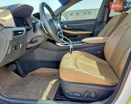 Білий Хендай Соната, об'ємом двигуна 1.6 л та пробігом 59 тис. км за 5400 $, фото 6 на Automoto.ua