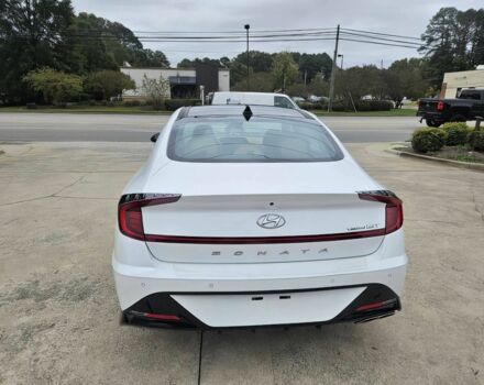 Белый Хендай Соната, объемом двигателя 1.6 л и пробегом 23 тыс. км за 9000 $, фото 5 на Automoto.ua