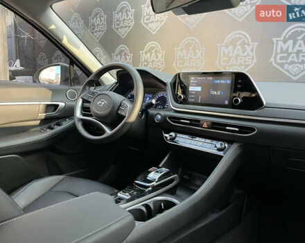 Белый Хендай Соната, объемом двигателя 2 л и пробегом 121 тыс. км за 19700 $, фото 8 на Automoto.ua