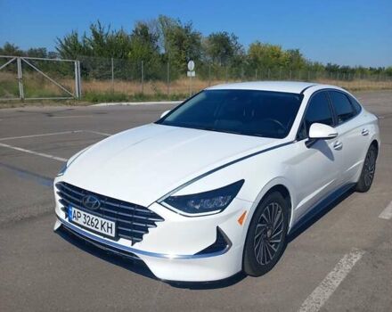 Белый Хендай Соната, объемом двигателя 2 л и пробегом 80 тыс. км за 21500 $, фото 1 на Automoto.ua