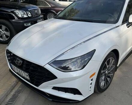 Белый Хендай Соната, объемом двигателя 1.6 л и пробегом 31 тыс. км за 25985 $, фото 1 на Automoto.ua