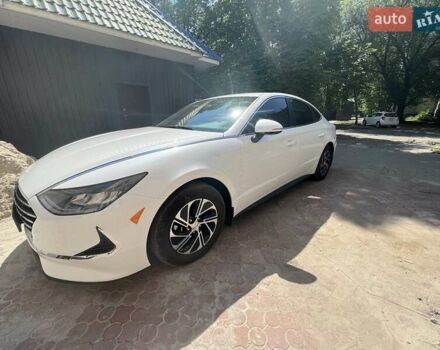 Белый Хендай Соната, объемом двигателя 2 л и пробегом 20 тыс. км за 27800 $, фото 4 на Automoto.ua