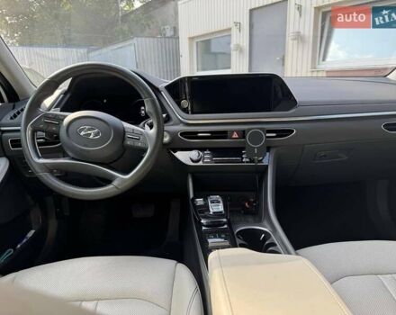 Белый Хендай Соната, объемом двигателя 1.6 л и пробегом 31 тыс. км за 25985 $, фото 6 на Automoto.ua