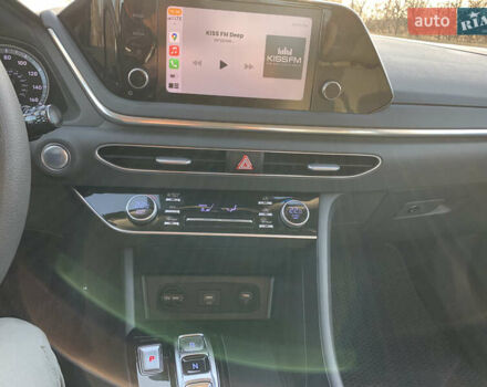 Белый Хендай Соната, объемом двигателя 2 л и пробегом 20 тыс. км за 27800 $, фото 56 на Automoto.ua