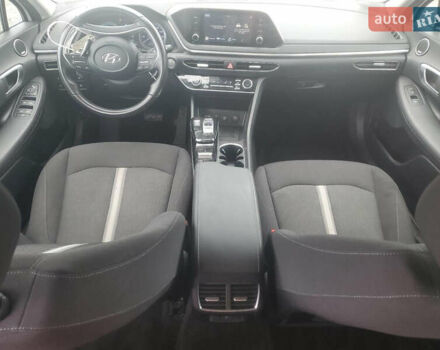 Білий Хендай Соната, об'ємом двигуна 2.5 л та пробігом 35 тис. км за 18000 $, фото 7 на Automoto.ua