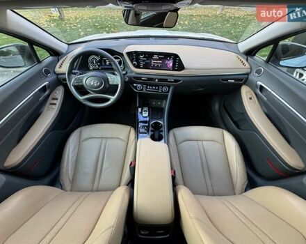 Белый Хендай Соната, объемом двигателя 2 л и пробегом 26 тыс. км за 25000 $, фото 20 на Automoto.ua