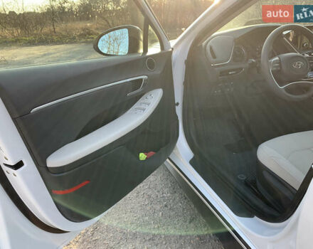 Белый Хендай Соната, объемом двигателя 2 л и пробегом 20 тыс. км за 27800 $, фото 53 на Automoto.ua