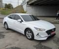 Белый Хендай Соната, объемом двигателя 2 л и пробегом 121 тыс. км за 19900 $, фото 1 на Automoto.ua