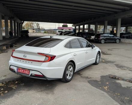 Белый Хендай Соната, объемом двигателя 2 л и пробегом 121 тыс. км за 19900 $, фото 2 на Automoto.ua