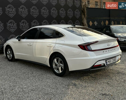 Белый Хендай Соната, объемом двигателя 2 л и пробегом 121 тыс. км за 19700 $, фото 6 на Automoto.ua