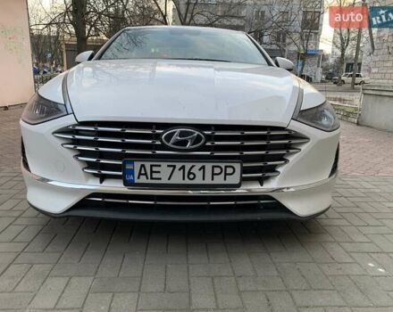 Белый Хендай Соната, объемом двигателя 2 л и пробегом 20 тыс. км за 27800 $, фото 8 на Automoto.ua