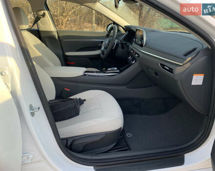 Белый Хендай Соната, объемом двигателя 2 л и пробегом 20 тыс. км за 27800 $, фото 50 на Automoto.ua