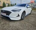 Белый Хендай Соната, объемом двигателя 2 л и пробегом 45 тыс. км за 28900 $, фото 3 на Automoto.ua