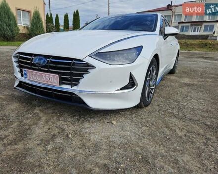 Белый Хендай Соната, объемом двигателя 2 л и пробегом 45 тыс. км за 28900 $, фото 1 на Automoto.ua