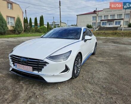 Белый Хендай Соната, объемом двигателя 2 л и пробегом 45 тыс. км за 28900 $, фото 2 на Automoto.ua