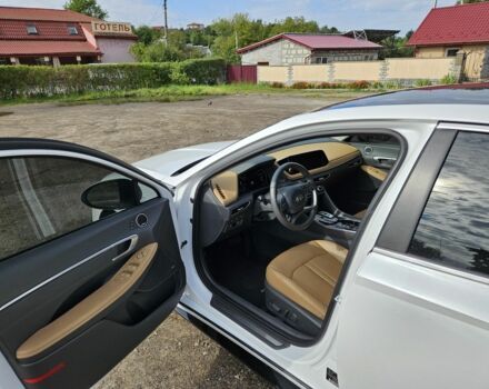 Белый Хендай Соната, объемом двигателя 2 л и пробегом 45 тыс. км за 28900 $, фото 10 на Automoto.ua