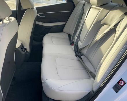 Белый Хендай Соната, объемом двигателя 1.6 л и пробегом 20 тыс. км за 15700 $, фото 9 на Automoto.ua