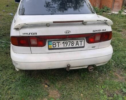 Белый Хендай Соната, объемом двигателя 2 л и пробегом 100 тыс. км за 1000 $, фото 5 на Automoto.ua