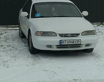 Белый Хендай Соната, объемом двигателя 2 л и пробегом 300 тыс. км за 1800 $, фото 1 на Automoto.ua